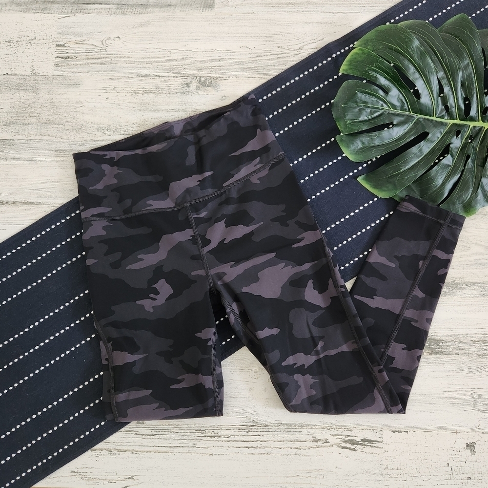 Athleta Ultimate 7/8 Tight Camo Leggings Side Pockets XS